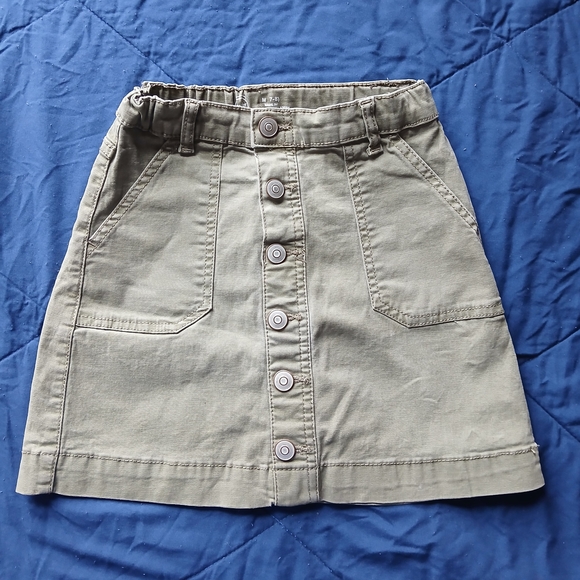 Other - Olive Button-Front Girls Skirt Sz 7/8